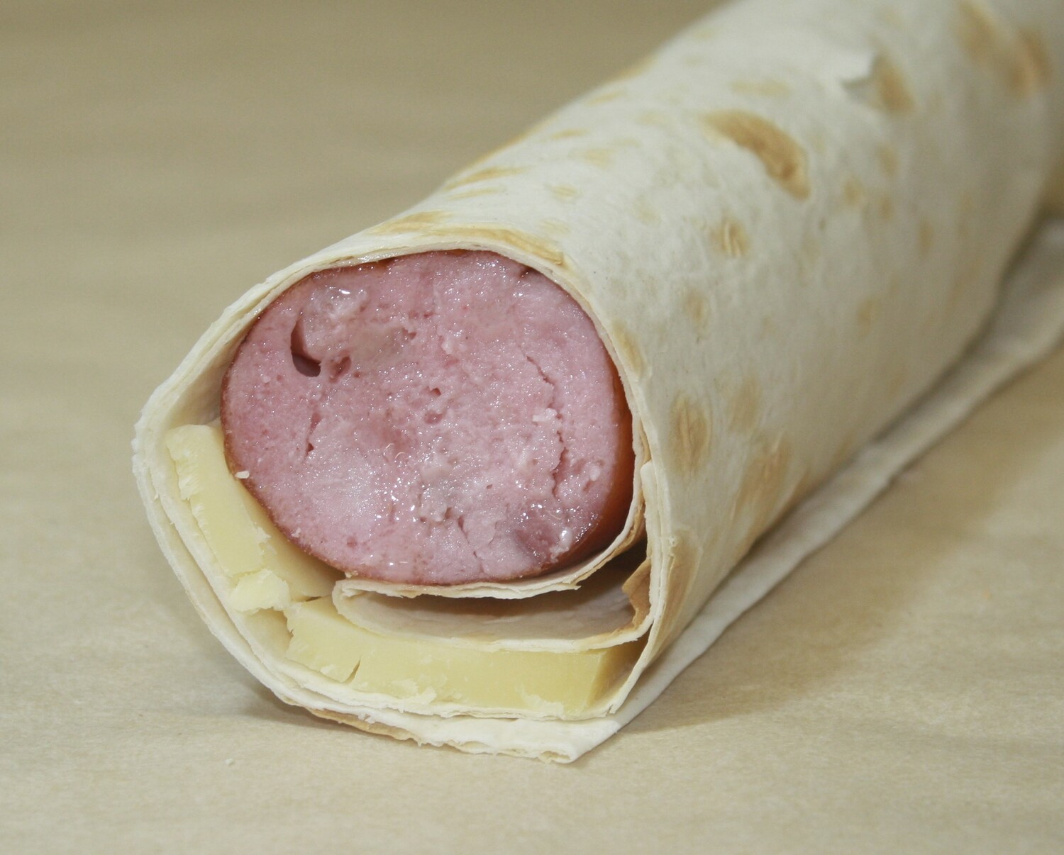 Колбаса полукопченая "Бескиден", (hot dog) 330гр